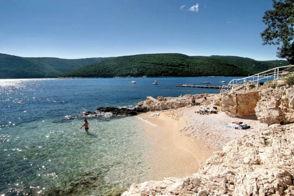 Luxury 1 Bedroom Apartment In Rabac Exteriör bild